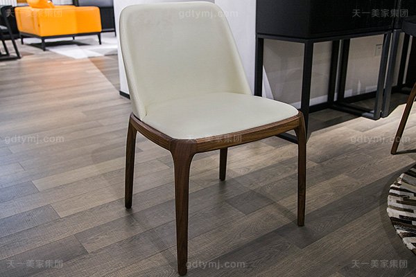 意大利極簡奢高端實(shí)木真皮餐桌椅家具組合餐椅